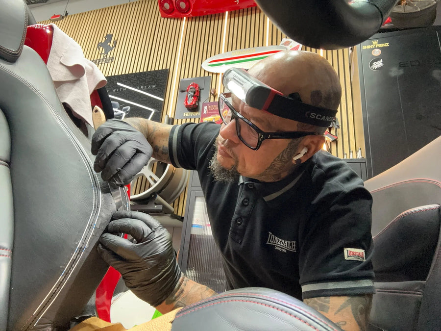 Reparatur der Sitzwange eines Ledersitzes
